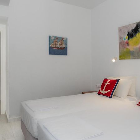 Stratos By Mroom Apartments Makrýgialos Esterno foto