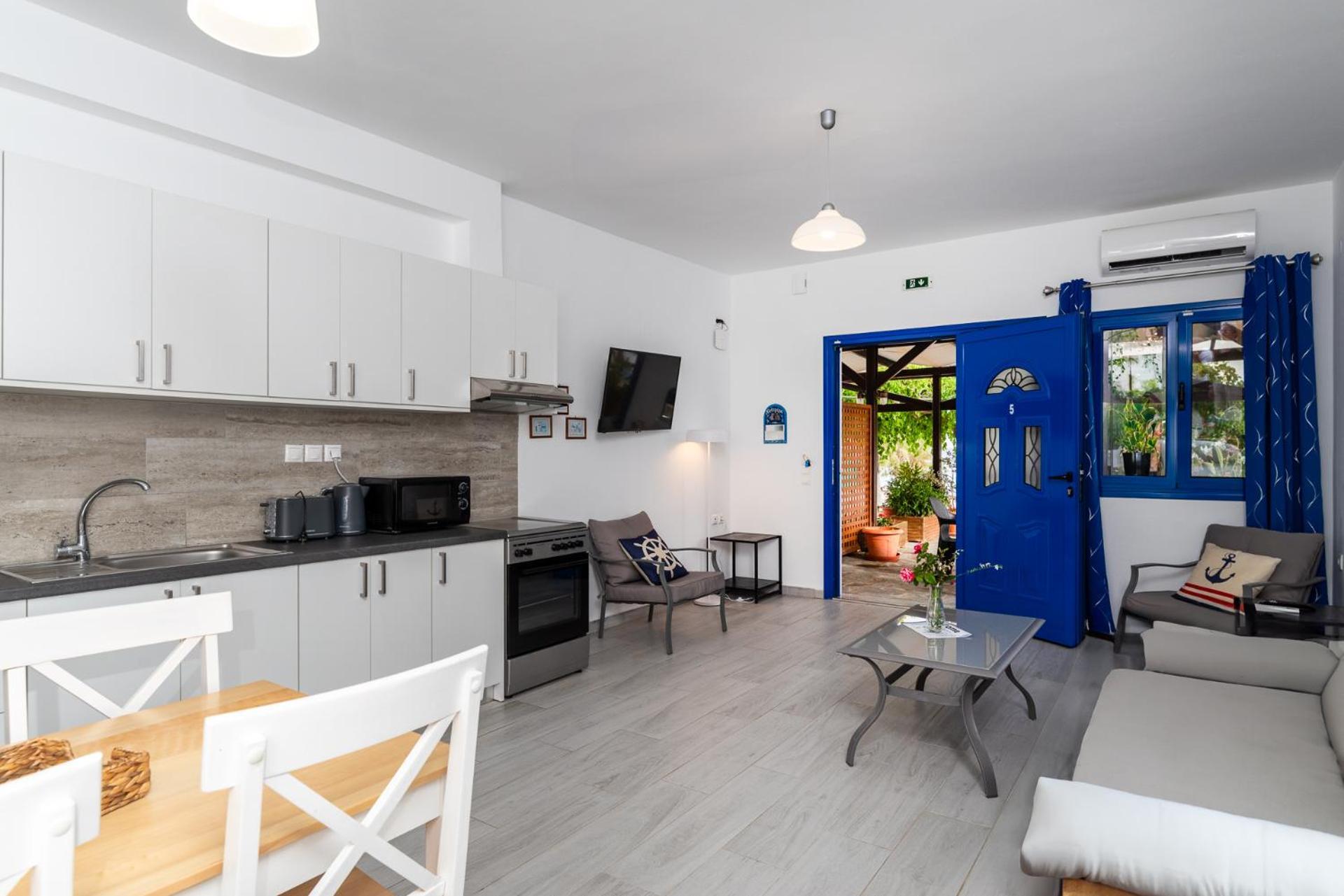 Stratos By Mroom Apartments Makrýgialos Esterno foto