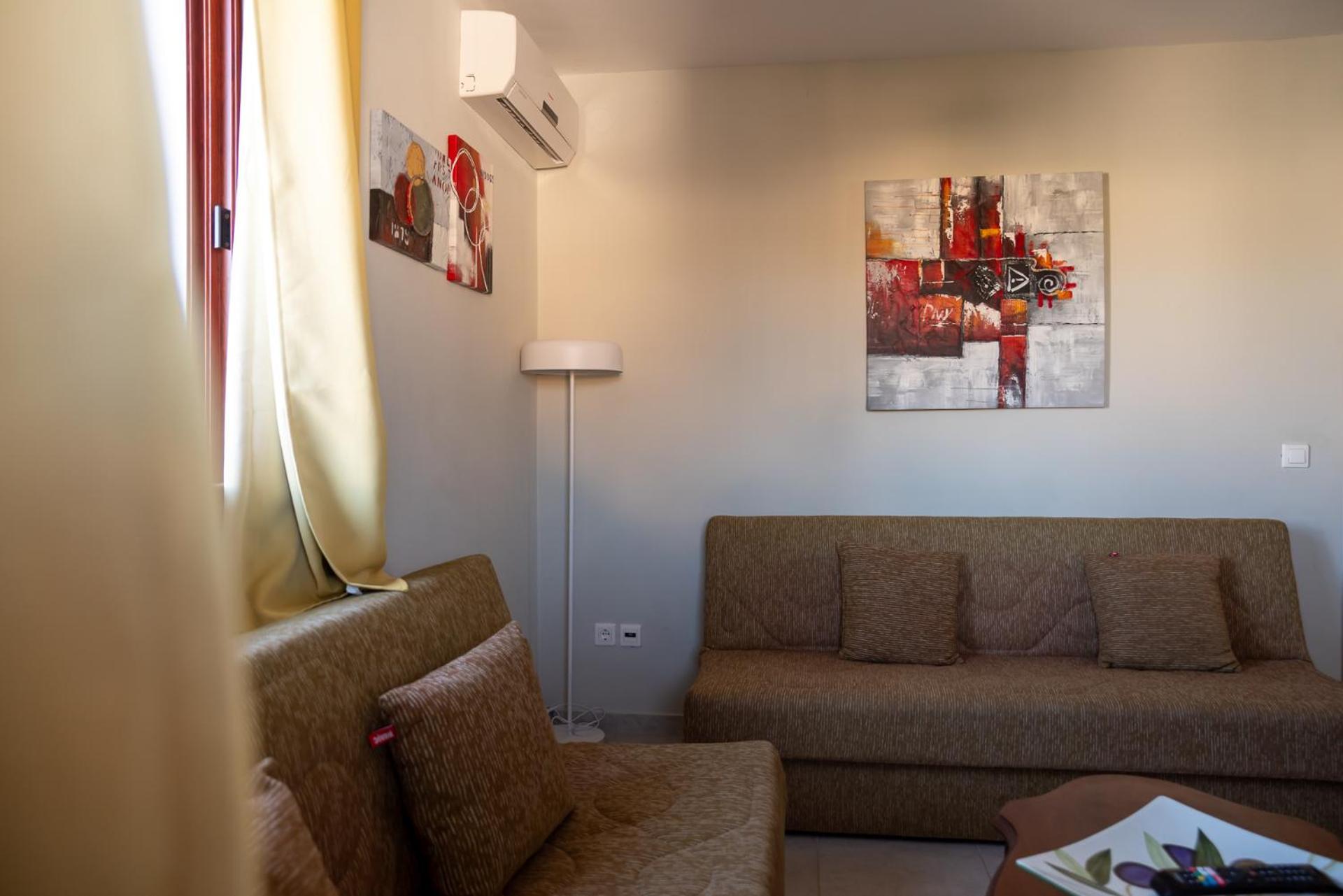 Stratos By Mroom Apartments Makrýgialos Esterno foto